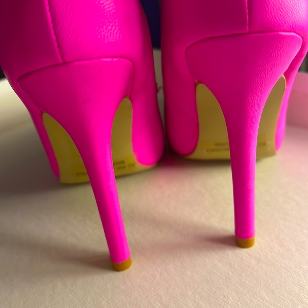 Neon Hot Machi pink heels! 💕💖 size 8💕💖 Barbie Core! - Picture 13 of 13